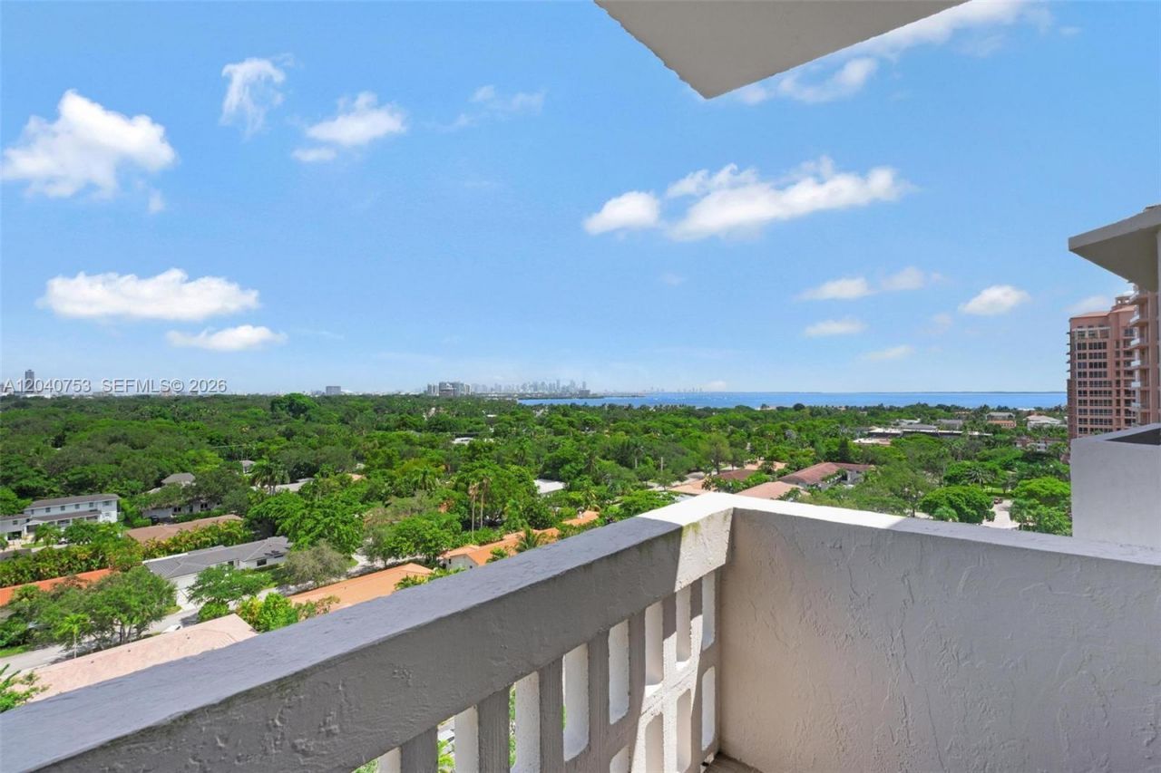 90 Edgewater Dr , Unit PH03, Coral Gables, FL 33133 Photo