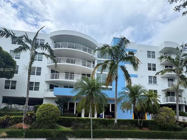1555 N Treasure Dr , Unit 313, North Bay Village, FL 33141