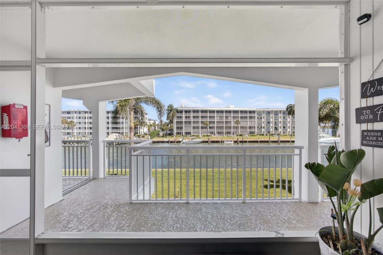 111 Shore Ct , Unit 205, North Palm Beach, FL 33408 Photo