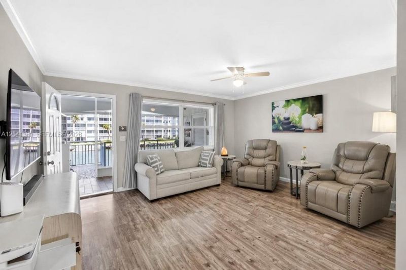 111 Shore Ct, Unit 205, North Palm Beach, FL 33408 Photo