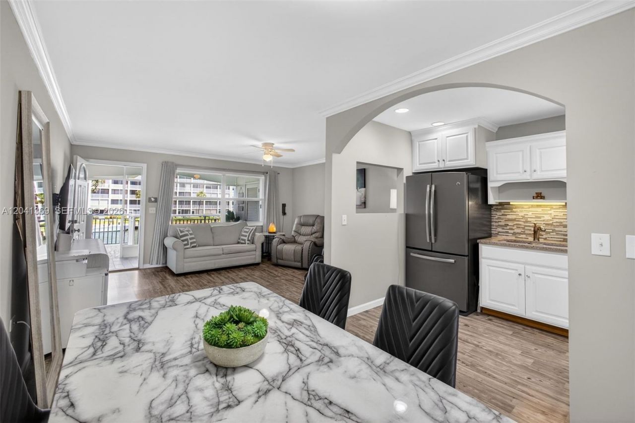 111 Shore Ct , Unit 205, North Palm Beach, FL 33408 Photo