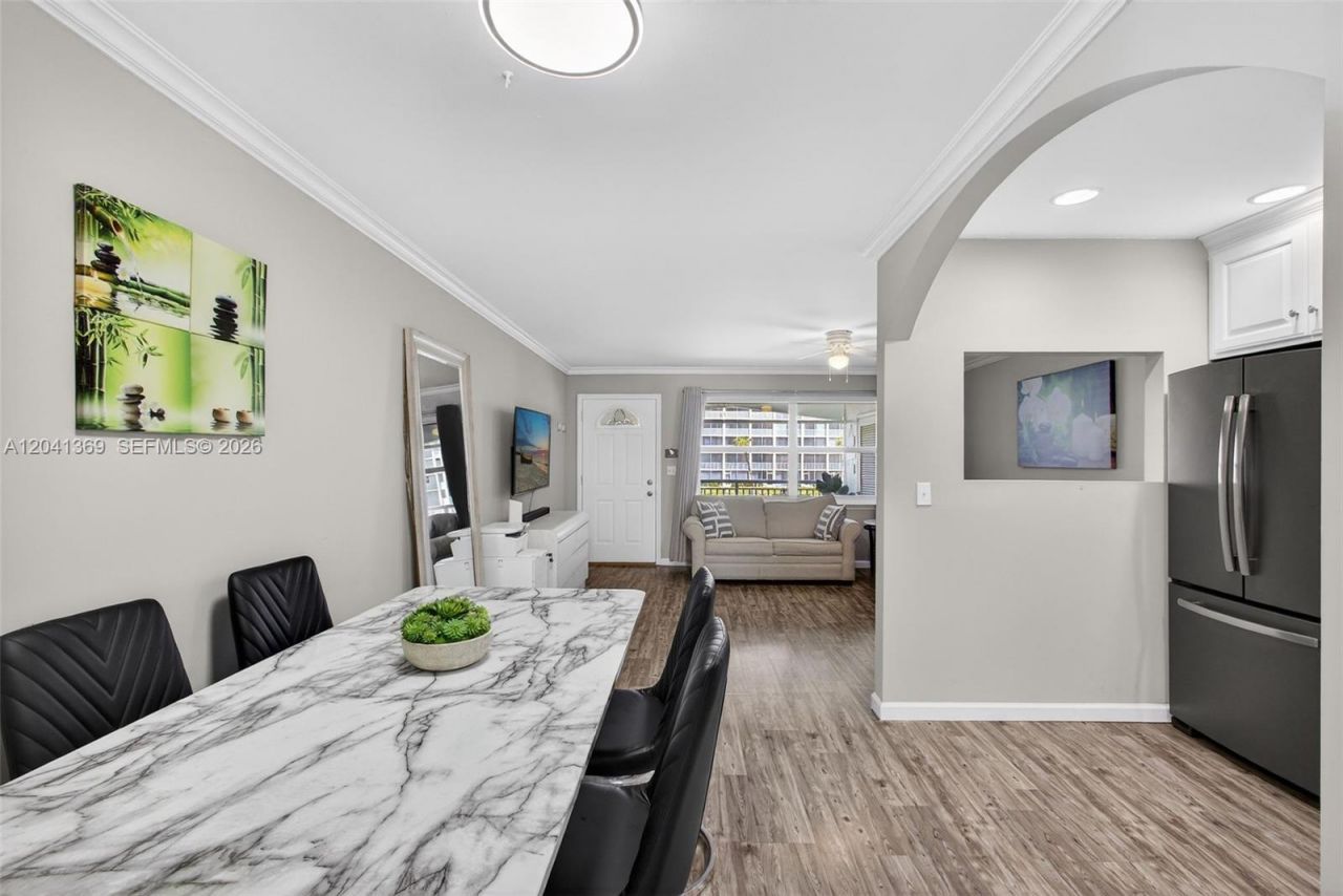 111 Shore Ct , Unit 205, North Palm Beach, FL 33408 Photo