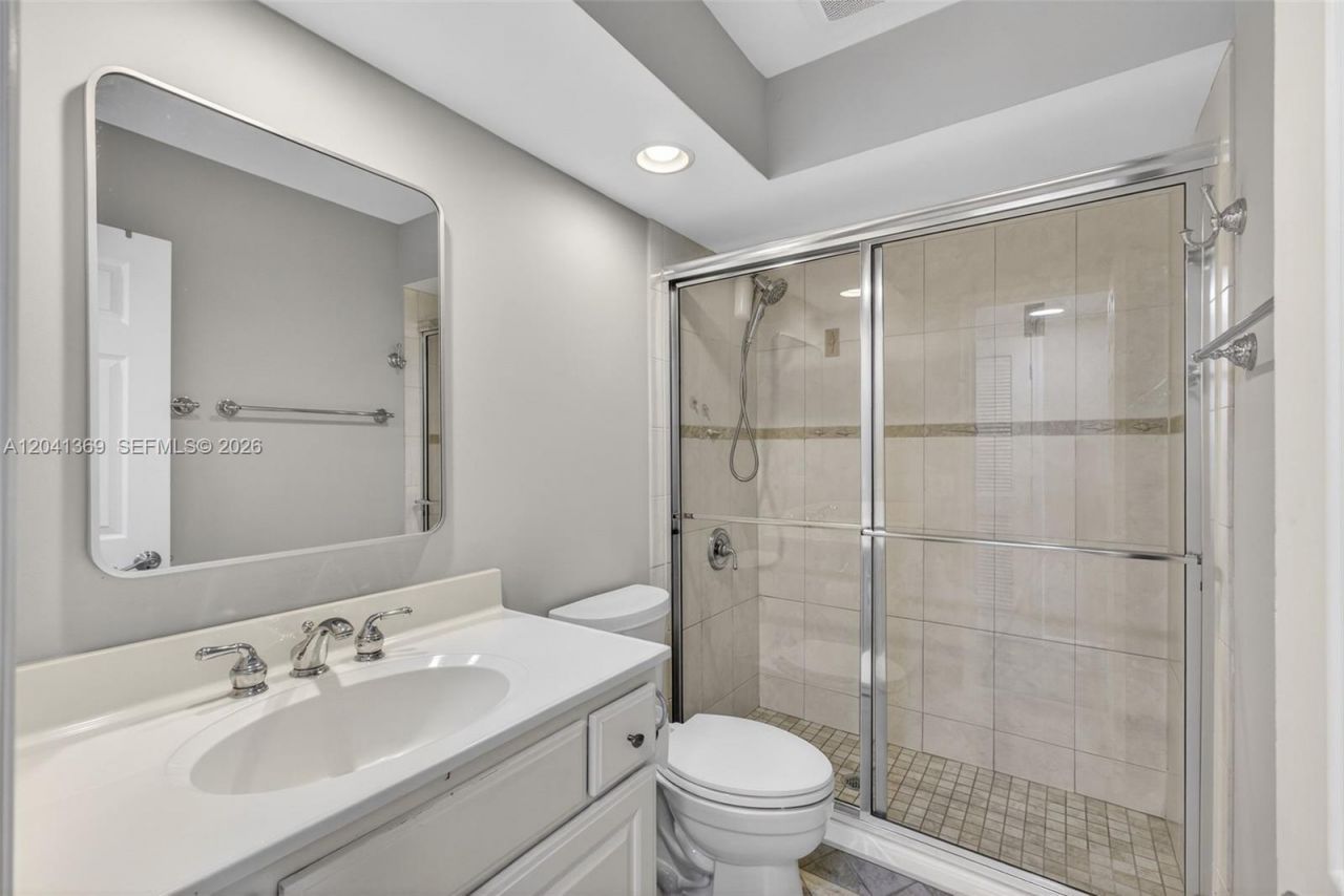 111 Shore Ct , Unit 205, North Palm Beach, FL 33408 Photo