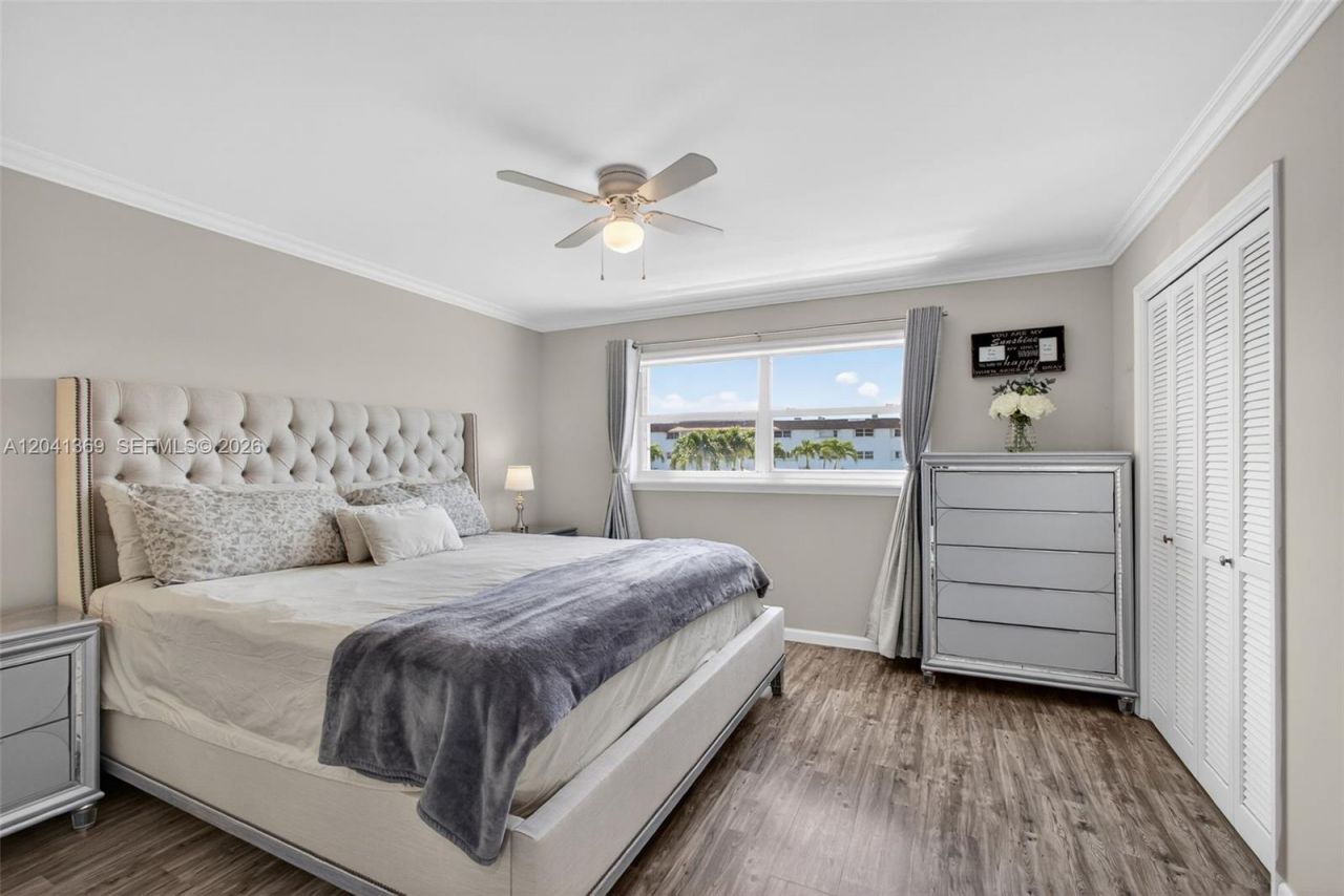 111 Shore Ct , Unit 205, North Palm Beach, FL 33408 Photo