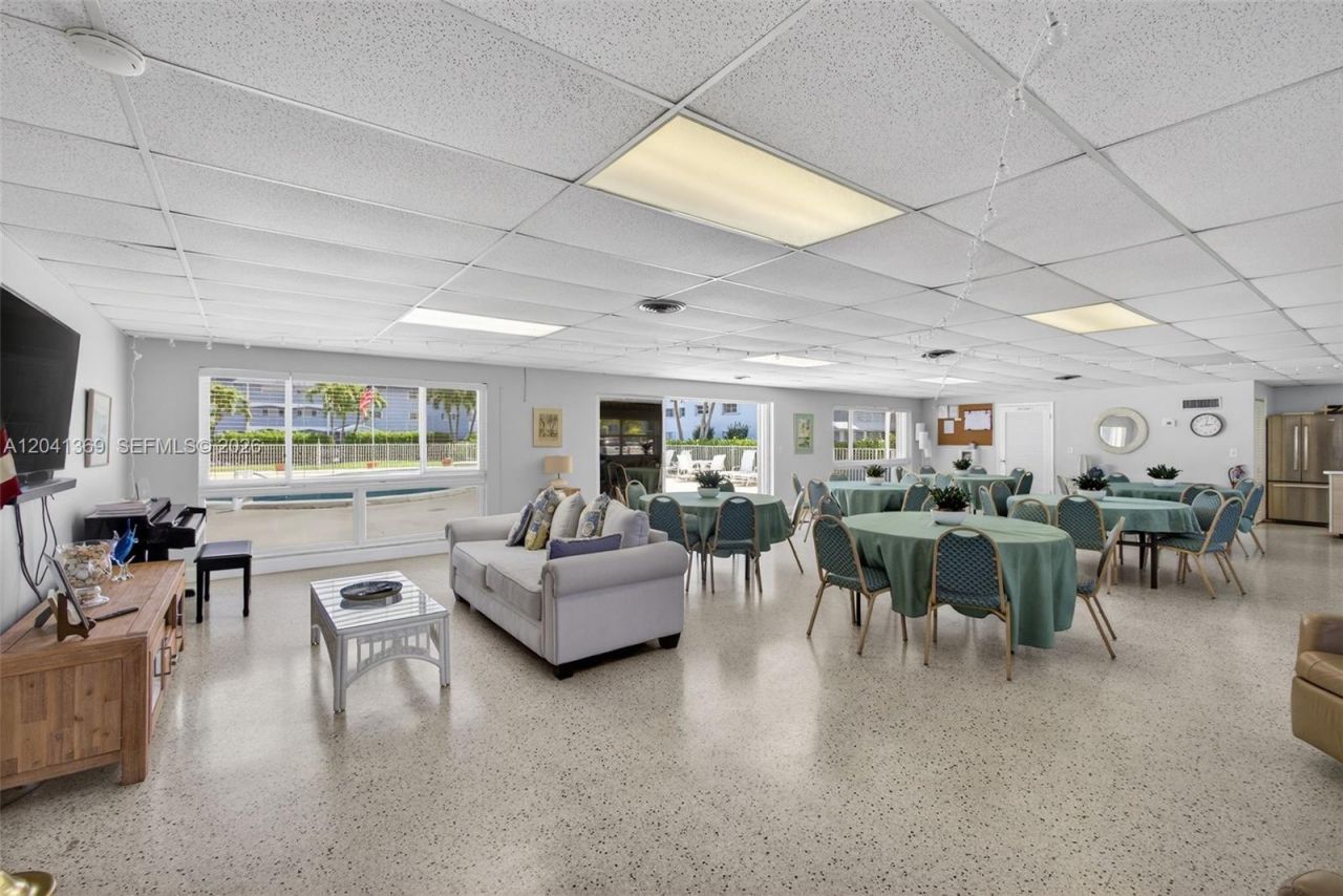 111 Shore Ct , Unit 205, North Palm Beach, FL 33408 Photo