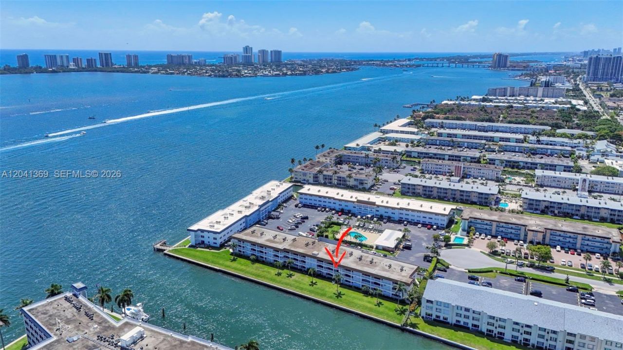 111 Shore Ct, Unit 205, North Palm Beach, FL 33408 Photo