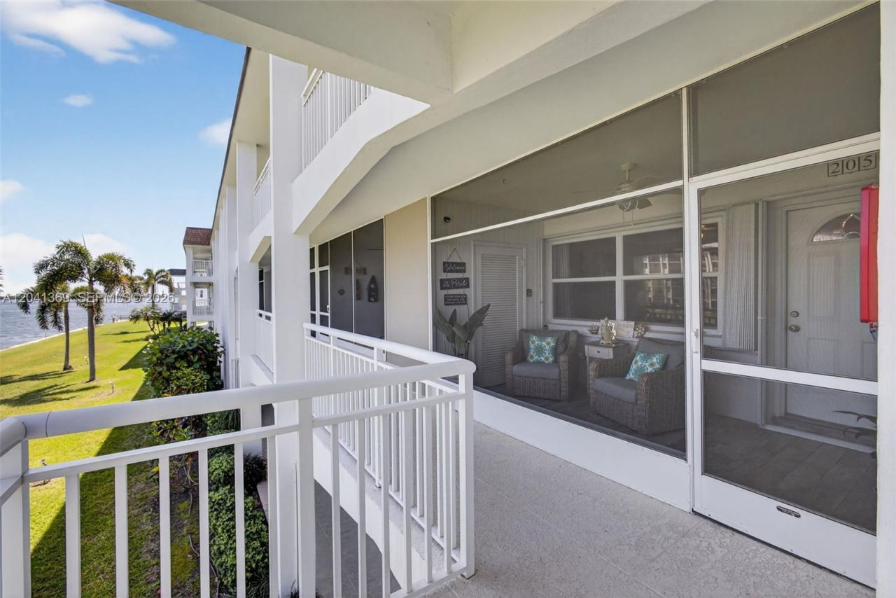 111 Shore Ct , Unit 205, North Palm Beach, FL 33408 Photo