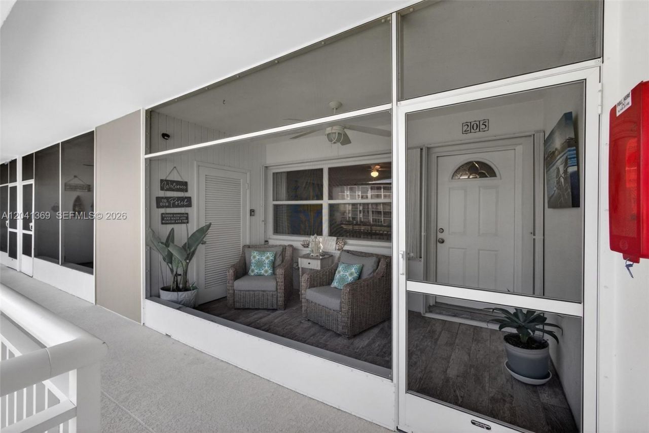 111 Shore Ct , Unit 205, North Palm Beach, FL 33408 Photo