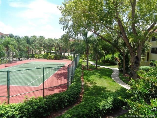 540 S Park Road , Unit 15-9, Hollywood, FL 33021 Photo