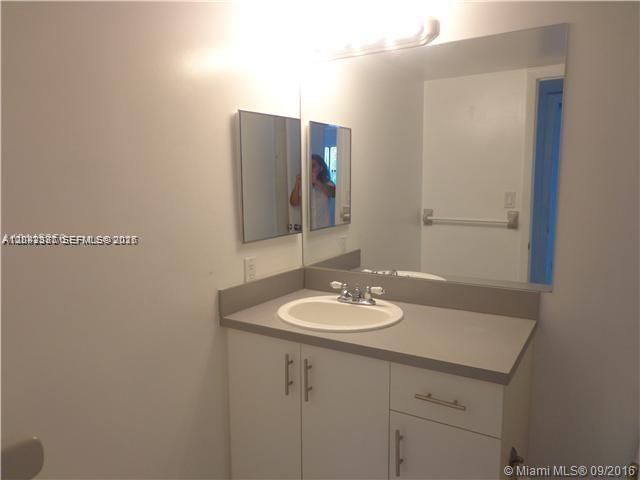 540 S Park Road , Unit 15-9, Hollywood, FL 33021 Photo