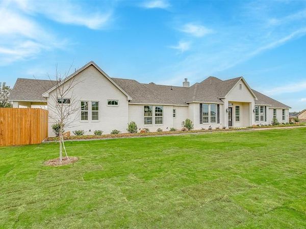 991 Hulen, Crowley, TX 76036