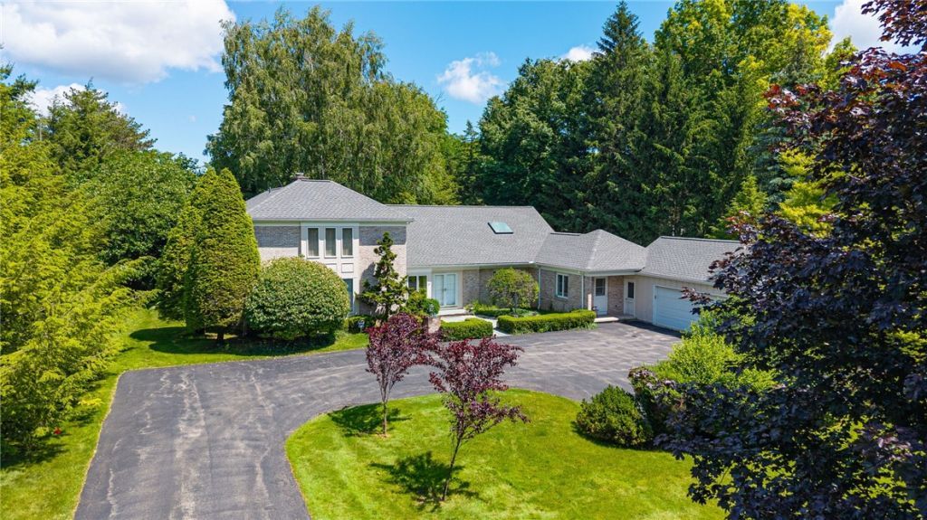 29 Whitestone Lane, Rochester, NY 14618 Main Photo