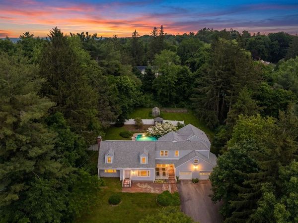 6 Newton Place, Sturbridge, MA 01566