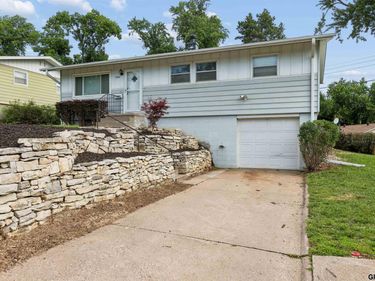 7744 Western Avenue, Omaha, NE 68114