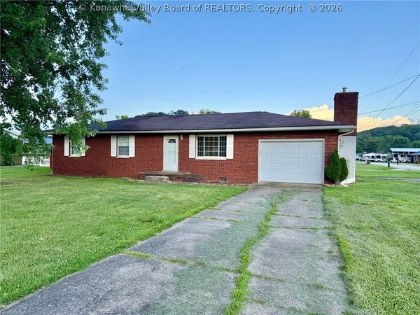 19 King Drive, Evans, WV 25241