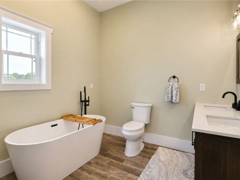 2244 N Parmiter Road NE, McConnelsville, OH 43756 Photo 7