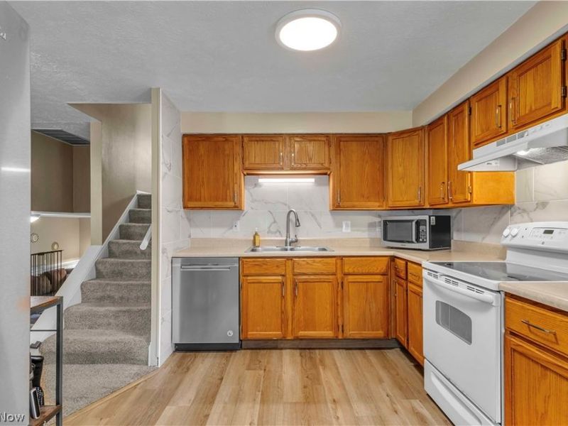 5983 Rosebelle Avenue, North Ridgeville, OH 44039 Photo 12