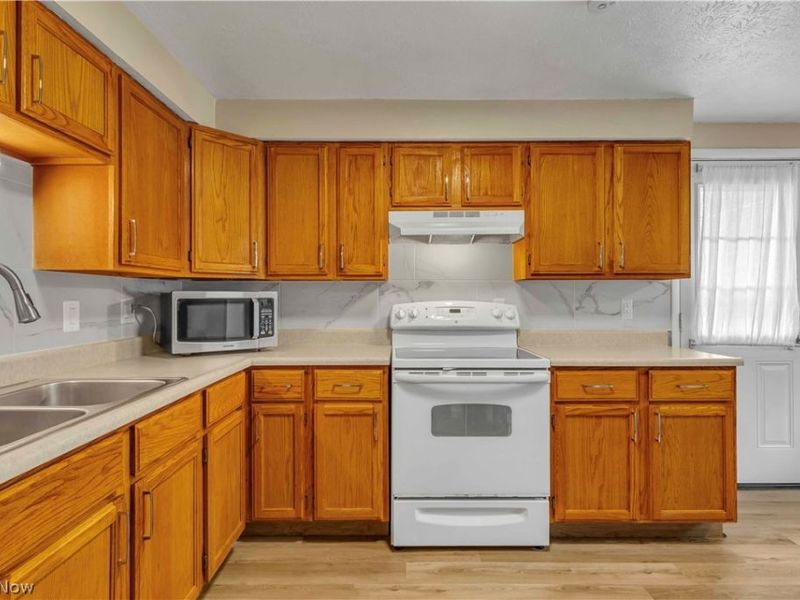 5983 Rosebelle Avenue, North Ridgeville, OH 44039 Photo 7