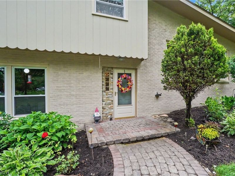 669 Westridge Road, Akron, OH 44333 Photo 2
