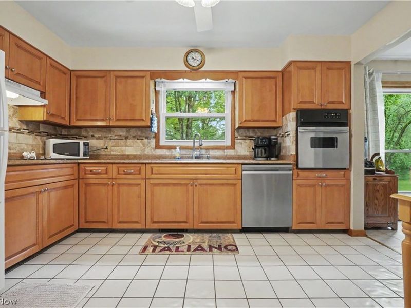 669 Westridge Road, Akron, OH 44333 Photo 7