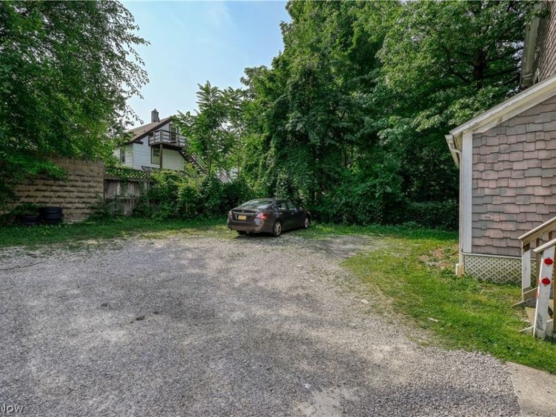 505 Rentschler Street, Akron, OH 44304 Photo 3