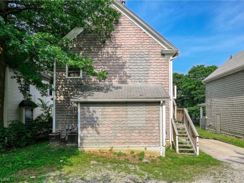 505 Rentschler Street, Akron, OH 44304 Photo 5