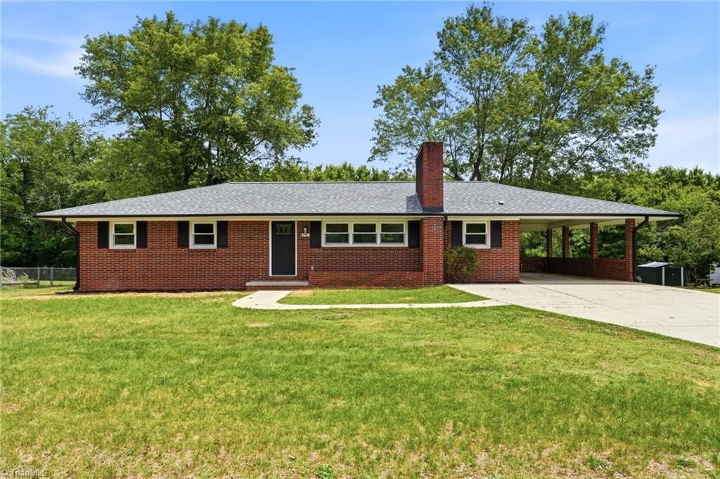 242 Island Drive, Madison, NC 27025 Main Photo