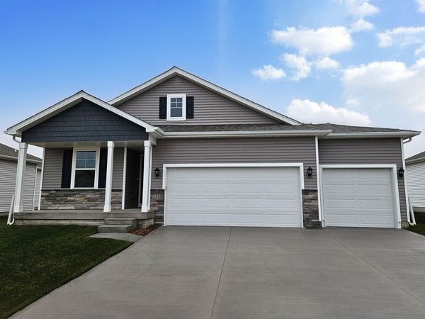 2881 Prairielight Drive , Hiawatha, IA 52233