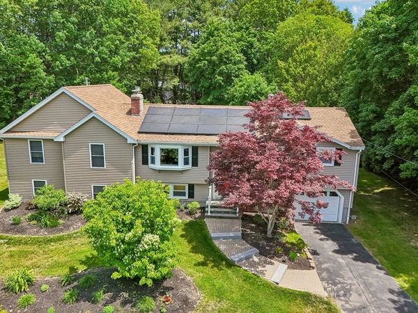 4 Carmel Dr, Billerica, MA 01862