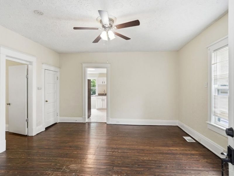 5128 Blaesi Street, Cincinnati, OH 45227 Photo 2