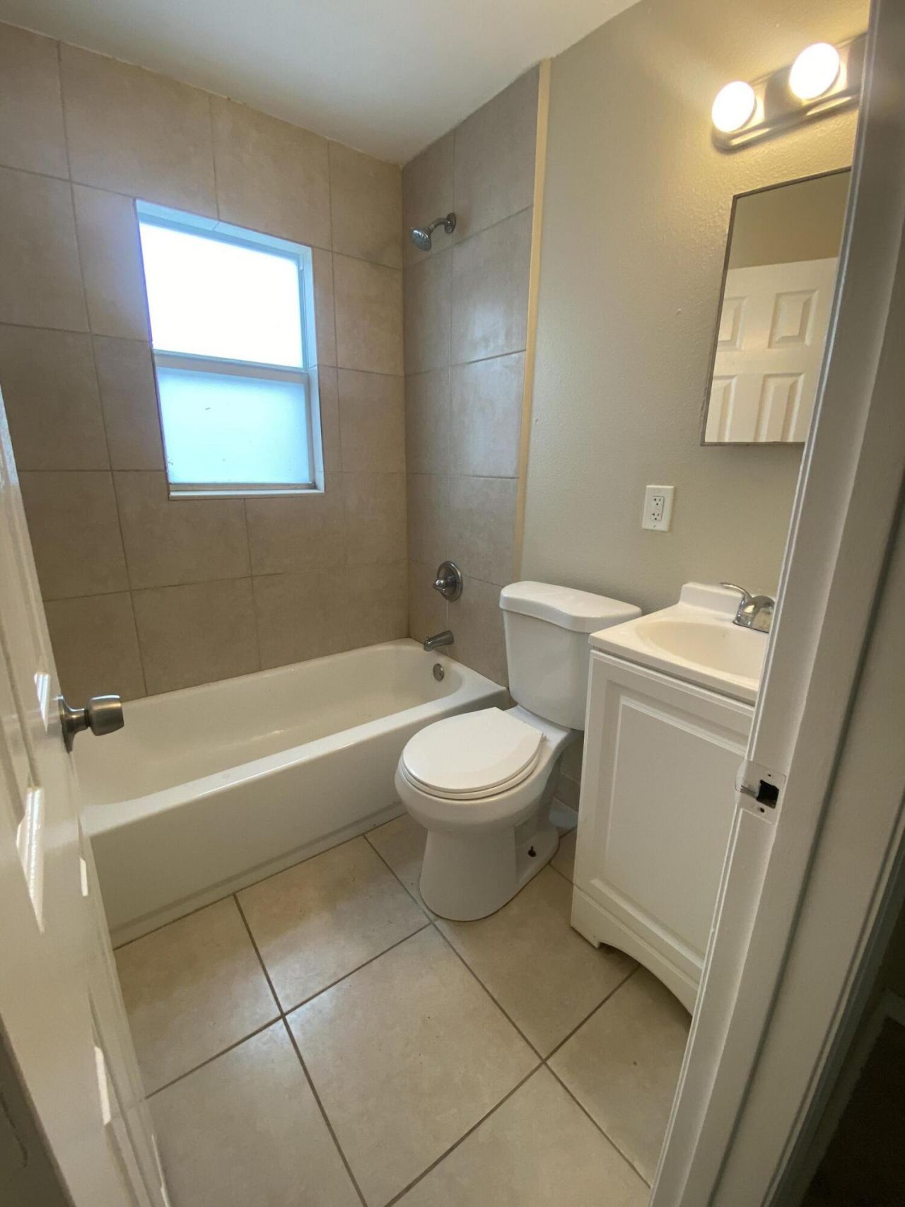115 NE 2nd Street, Unit 2, Fort Lauderdale, FL 33301 Photo