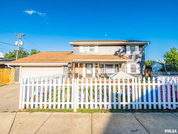 500 N 6TH Street, Pekin, IL 61554