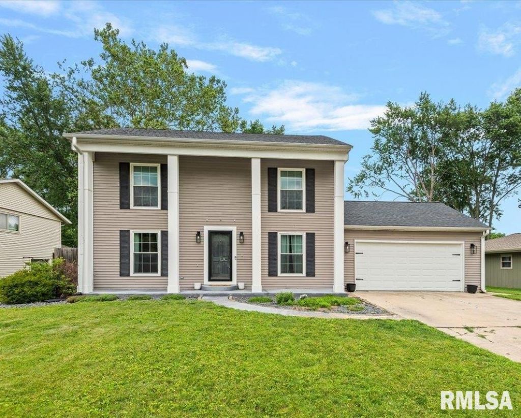 639 Deerfield Road, Chatham, IL 62629 Main Photo