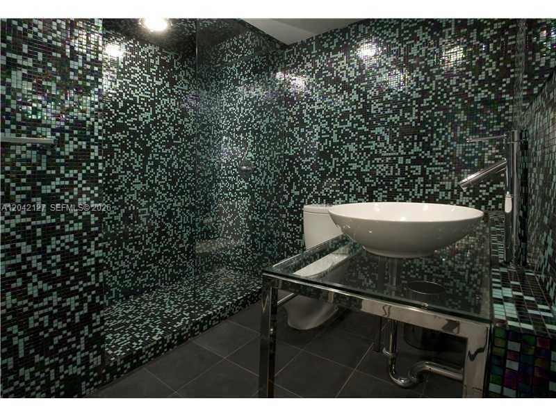 1000 West Ave, Unit 318, Miami Beach, FL 33139 Photo