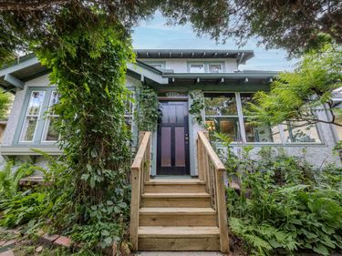 4226 Grand Avenue S, Minneapolis, MN 55409