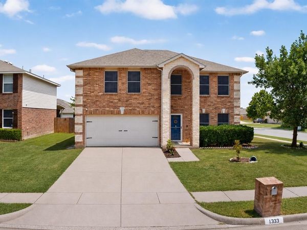 1333 Lauren Drive , Burleson, TX 76028