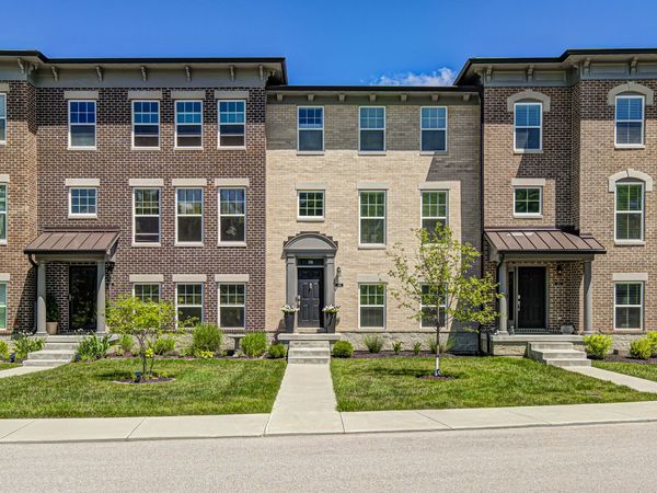 896 Yorkshire Lane, Zionsville, IN 46077
