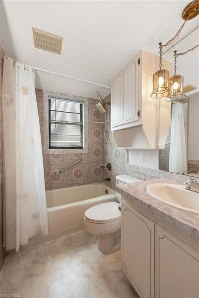 20014 Lake Vista Cir, Lehigh Acres, FL 33936 Photo