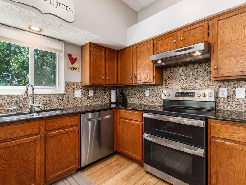 7984 Schoolside Drive, Westerville, OH 43081 Photo 9