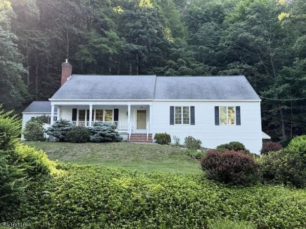 50 Rockledge Rd, Montville, NJ 07045