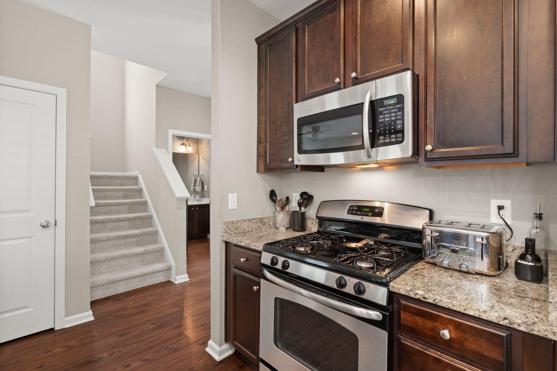 1752 Towne Street Photo 12