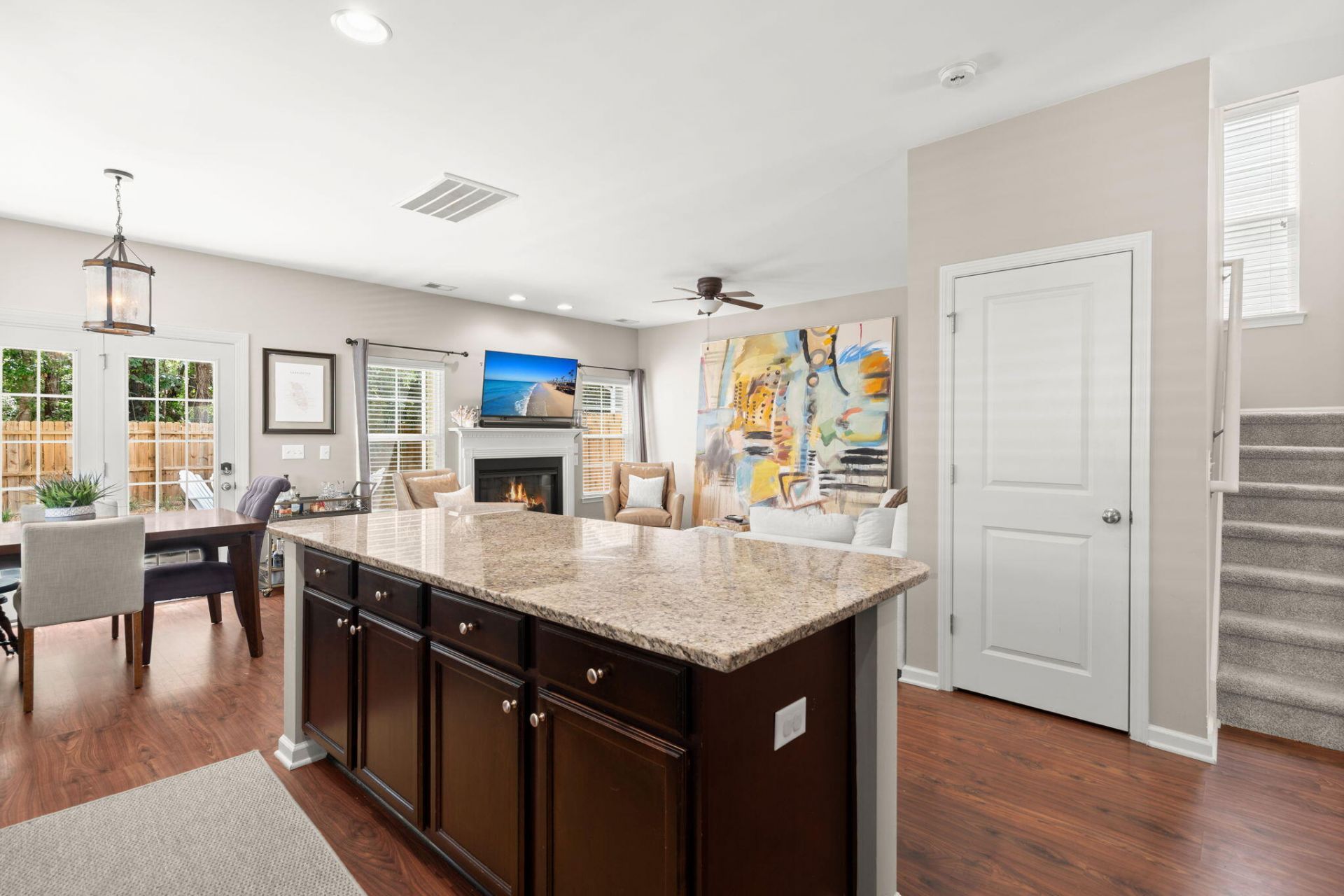 1752 Towne Street Photo 13