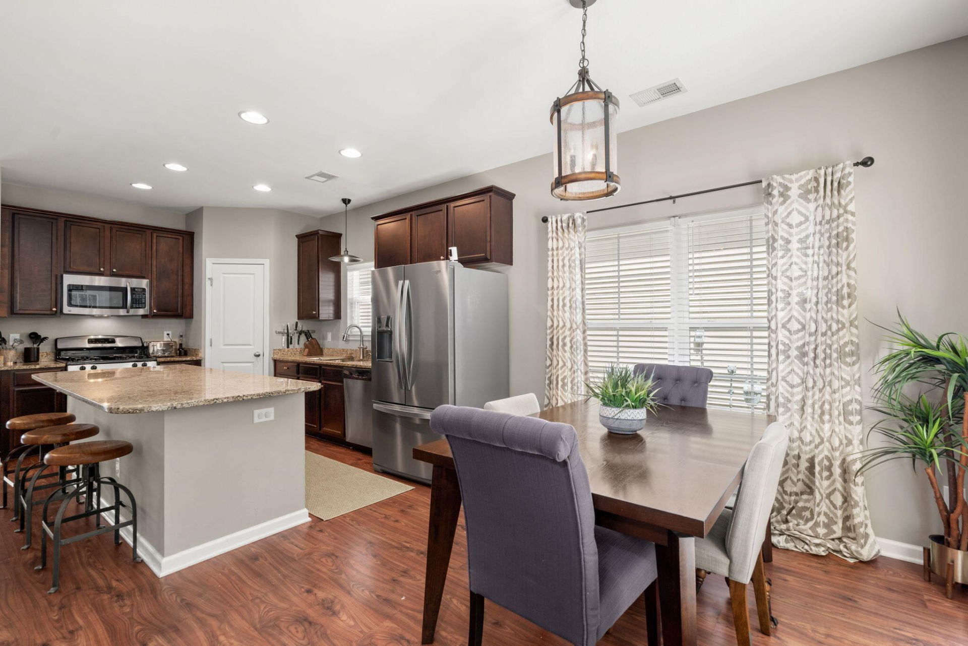 1752 Towne Street Photo 15