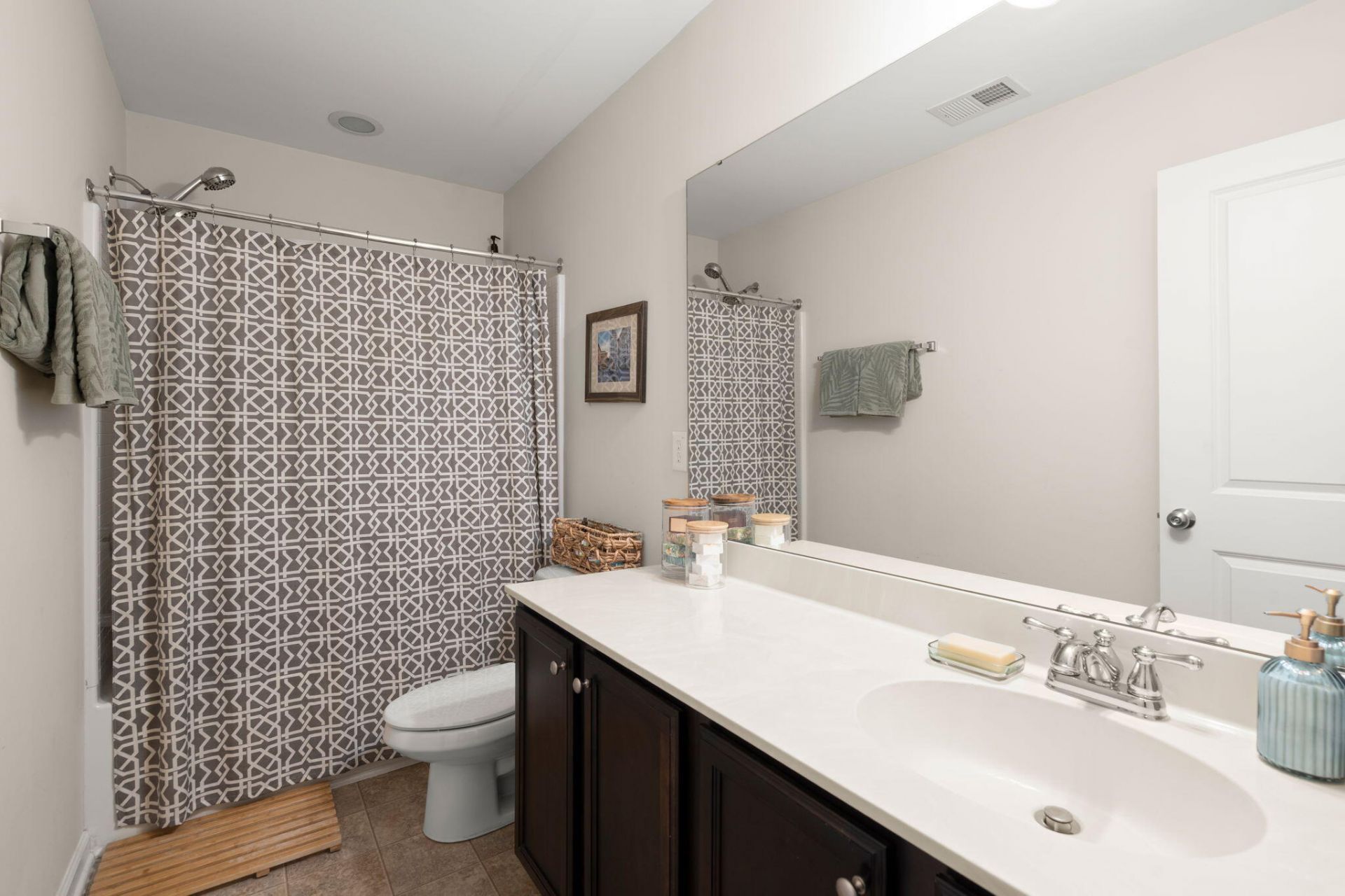 1752 Towne Street Photo 22