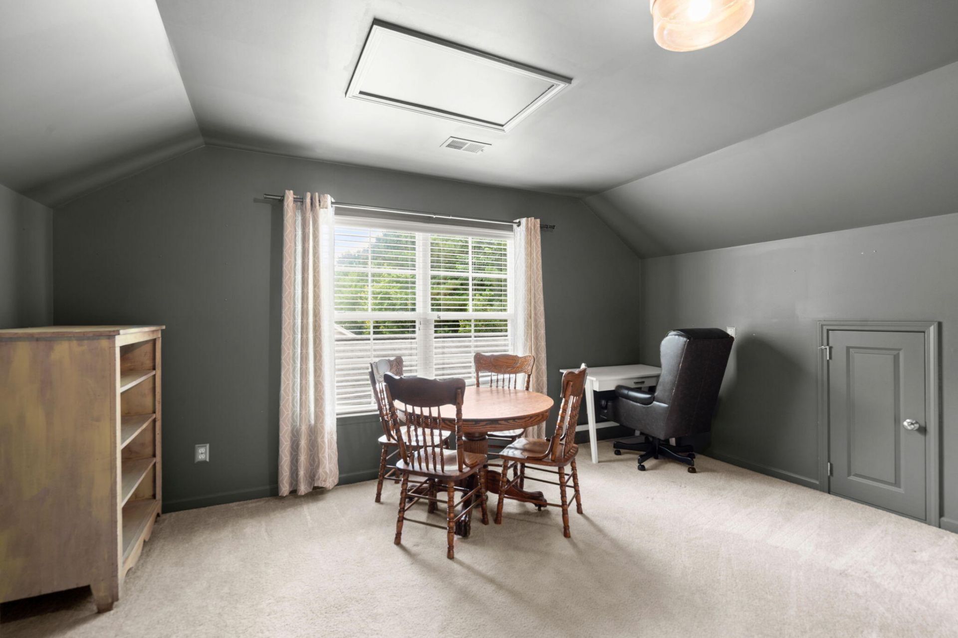 1752 Towne Street Photo 32