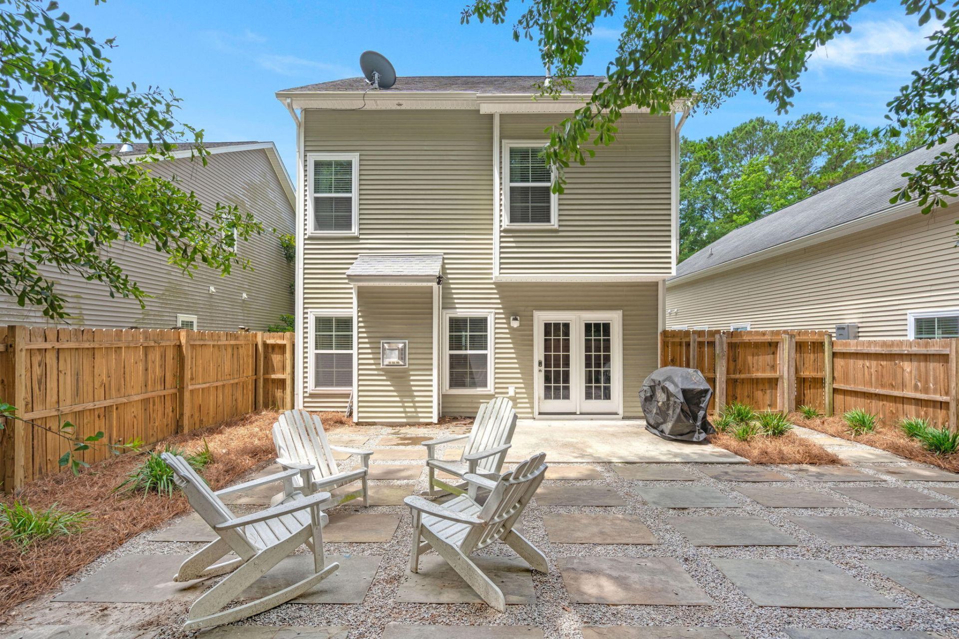 1752 Towne Street Photo 33