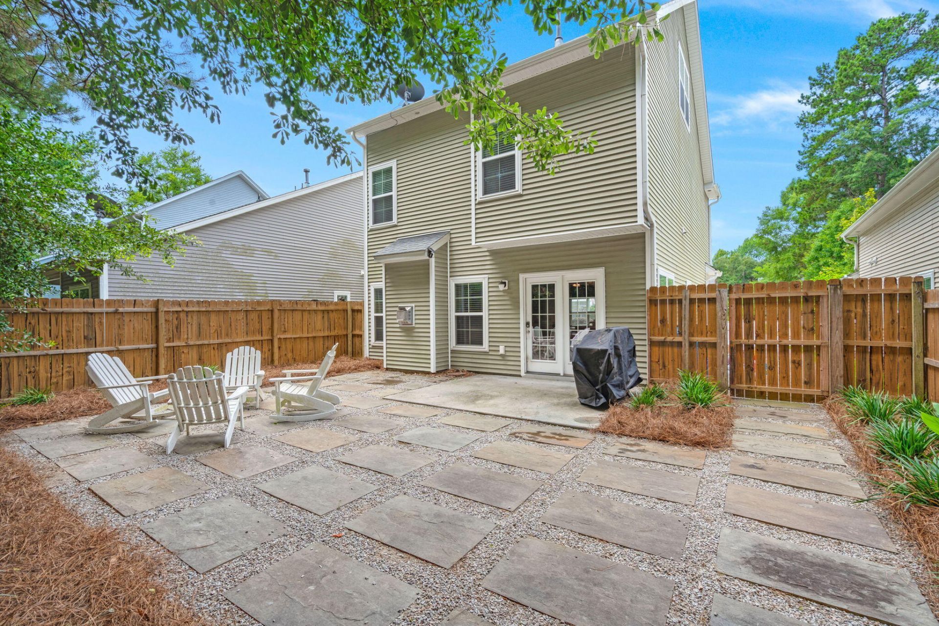 1752 Towne Street Photo 34