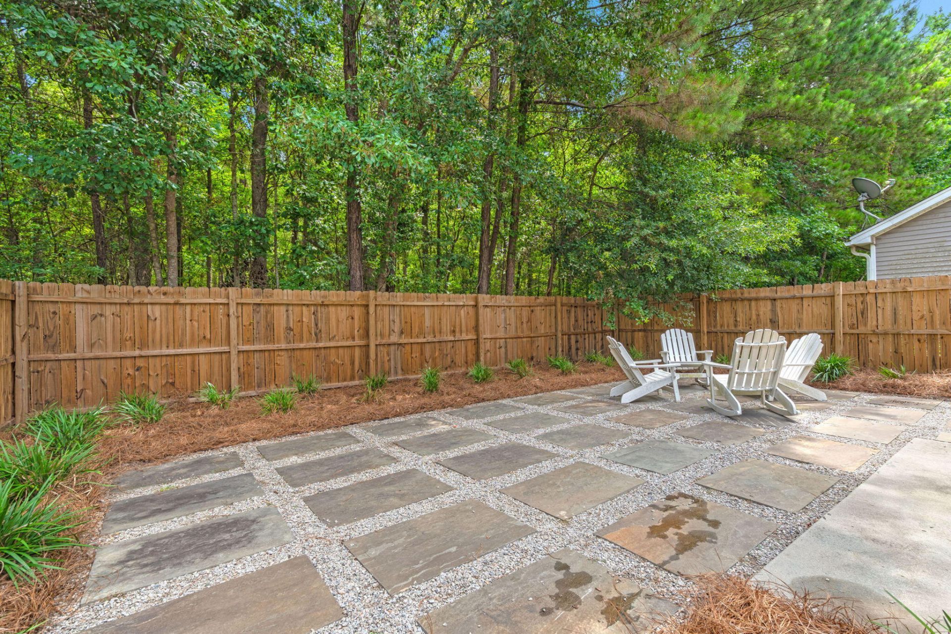 1752 Towne Street Photo 35