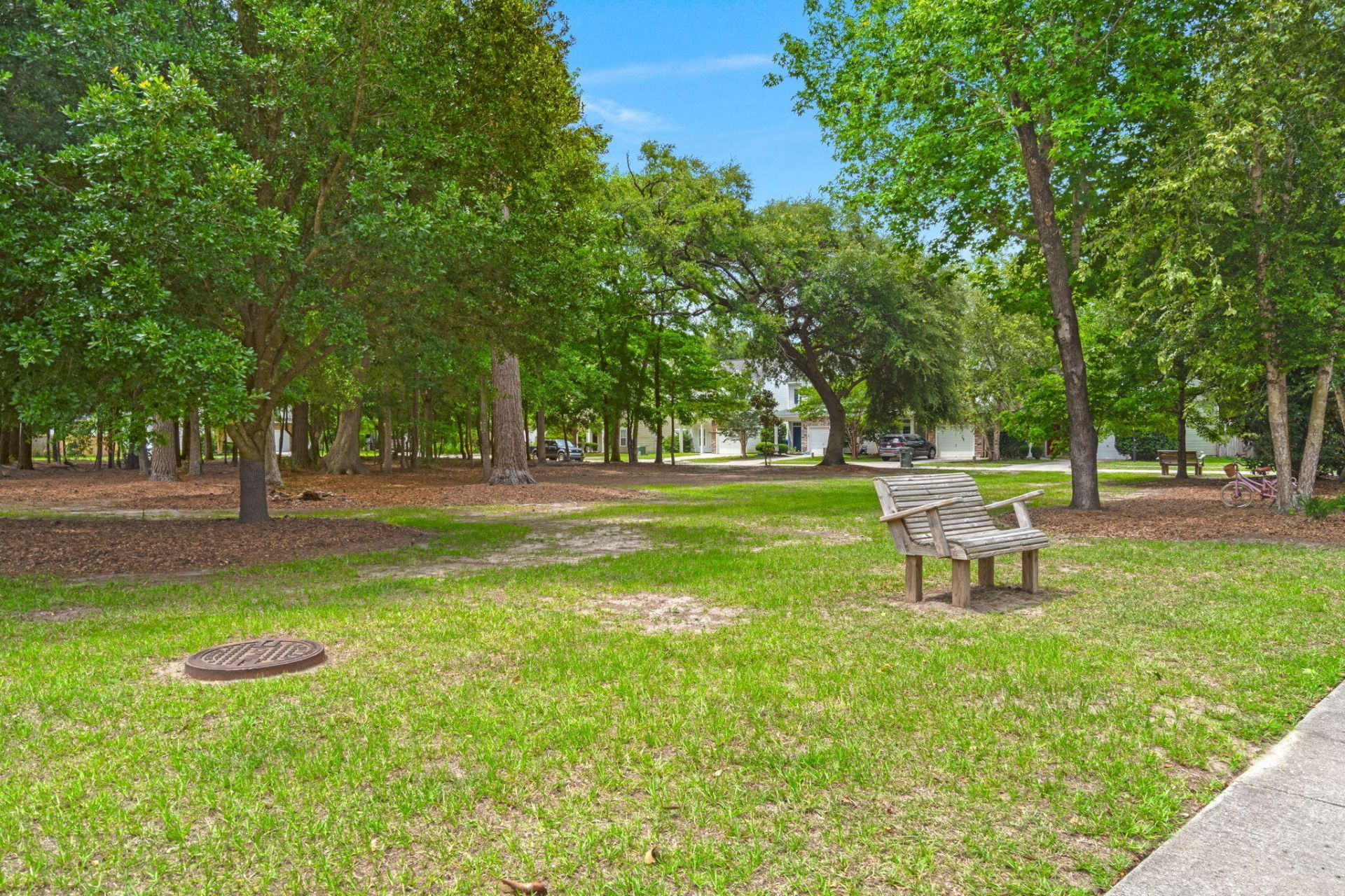 1752 Towne Street Photo 37
