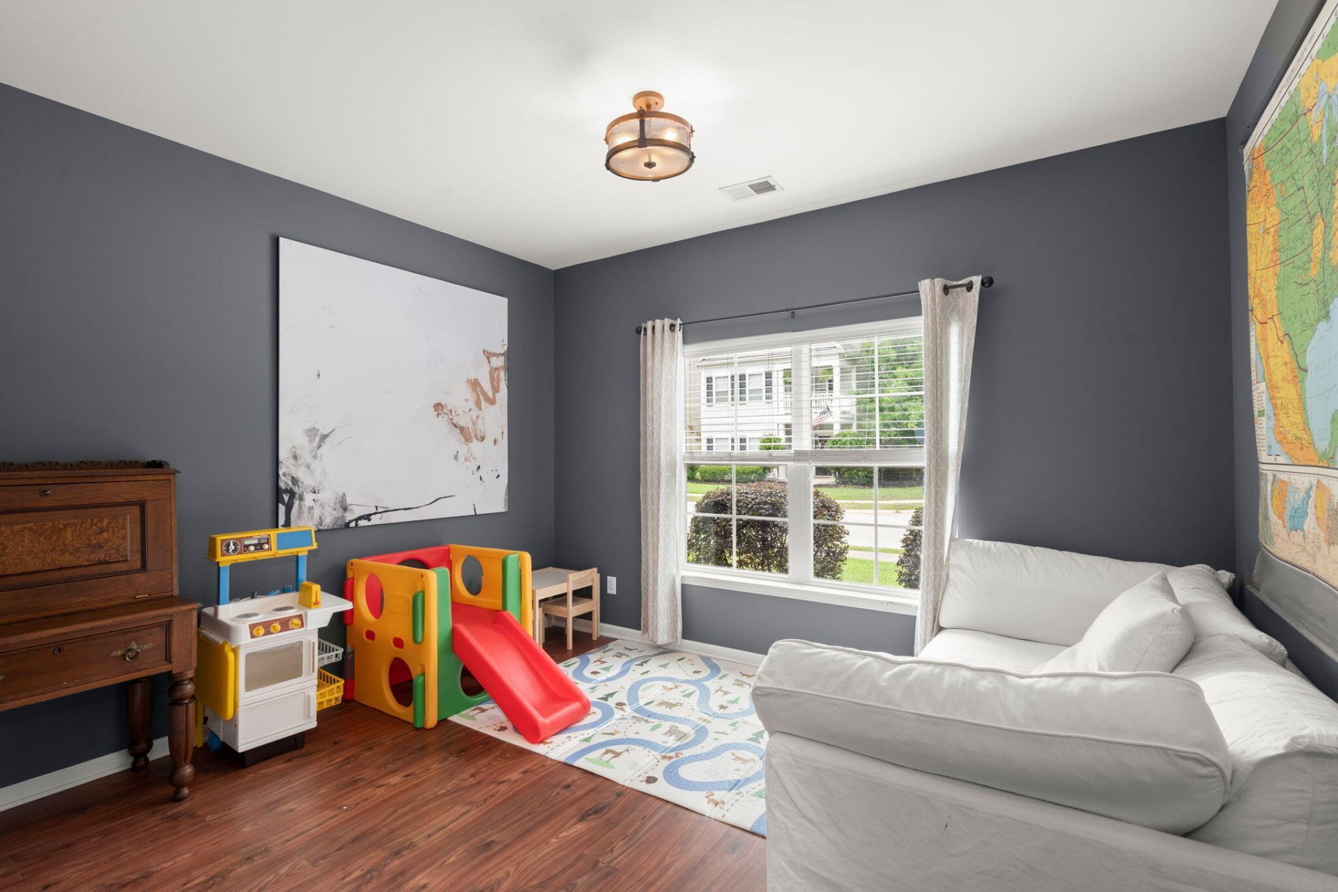 1752 Towne Street Photo 8